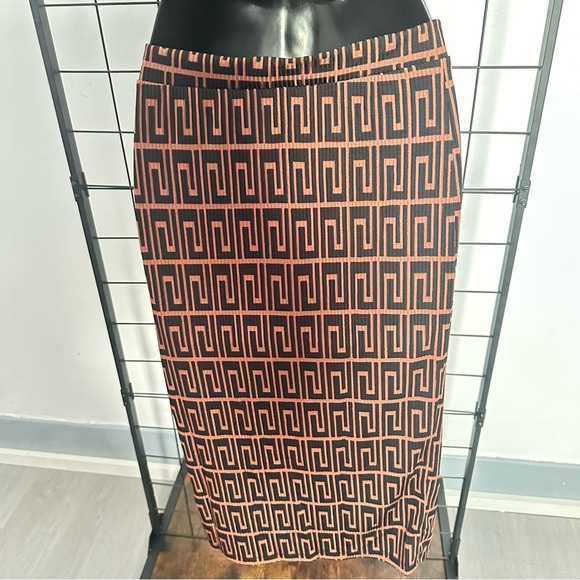 BROWN/BLACK PRINT DESIGN RIBBED MOCK NECK CUT OUT TOP & MIDI SKIRT SET - Picture 12 of 12